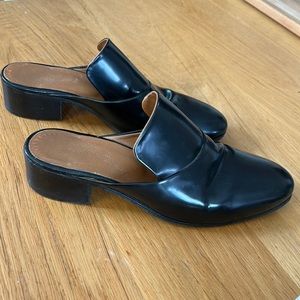 Anne Thomas size 40 leather mules